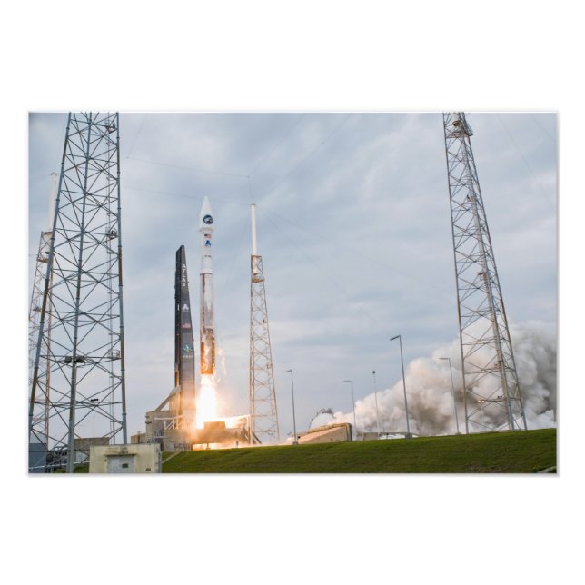 Impression Photo Le feu et la fumée signalent le décollage (Devant)