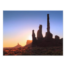 Lever de soleil dans Monument Valley, Arizona