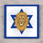 Impression Photo Lion moderne de Juda. Étoile de David<br><div class="desc">Cette impression photo de style moderne vous permet de montrer votre soutien à Israël ! Un Lion de Juda peint à la main est le point focal, avec l'Étoile de David dans l'arrière - plan. Un arrière - plan bleu texturé sur le blanc ajoute un regard grinçant. Ajoutez un matte...</div>