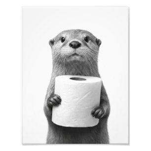 Impression Photo Loutre Stoïque Noir&Blanc Tenant un Rouleau de Pap