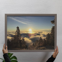 Manitou Incline Lever De Soleil Au-Dessus Des Nuag