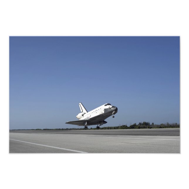 Impression Photo Navette spatiale Atlantis approchant de la piste 3 (Devant)