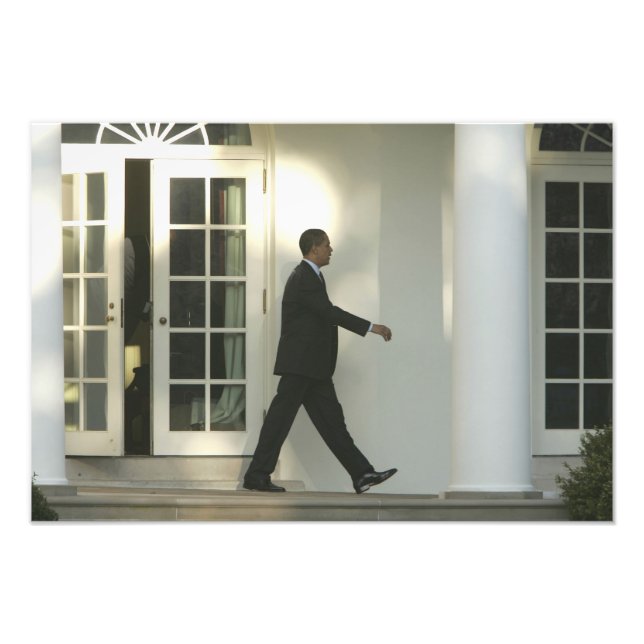 Impression Photo Président Barack plongé dans ses pensées alors qu' (Devant)