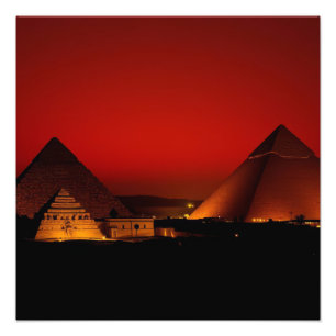 Impression Photo Pyramides au coucher de soleil rouge