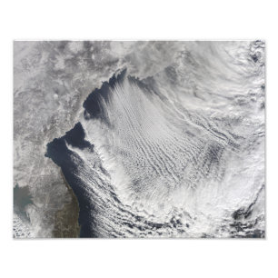 Impression Photo Rues nuageuses se formant au-dessus de la mer du J