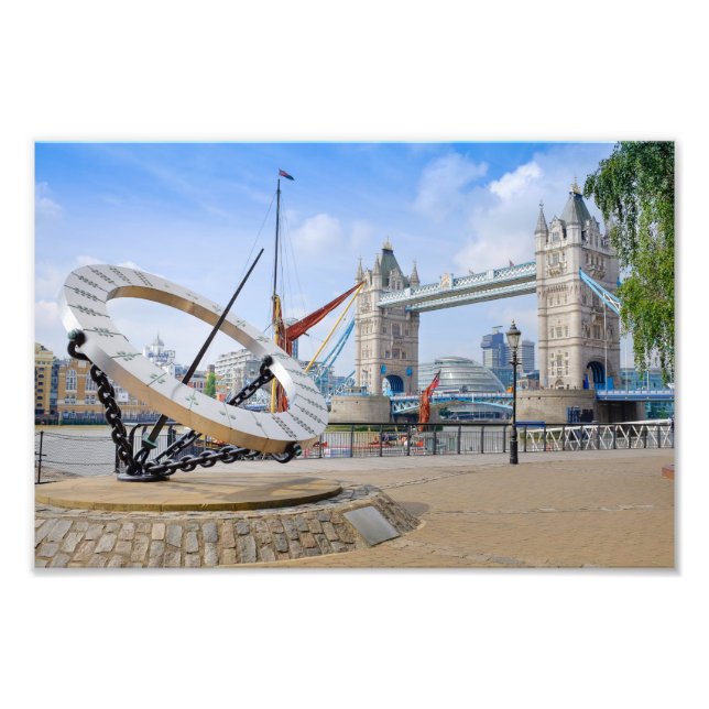 Impression Photo Tower Bridge et Sun Dial, Londres, Royaume-Uni Imp (Devant)