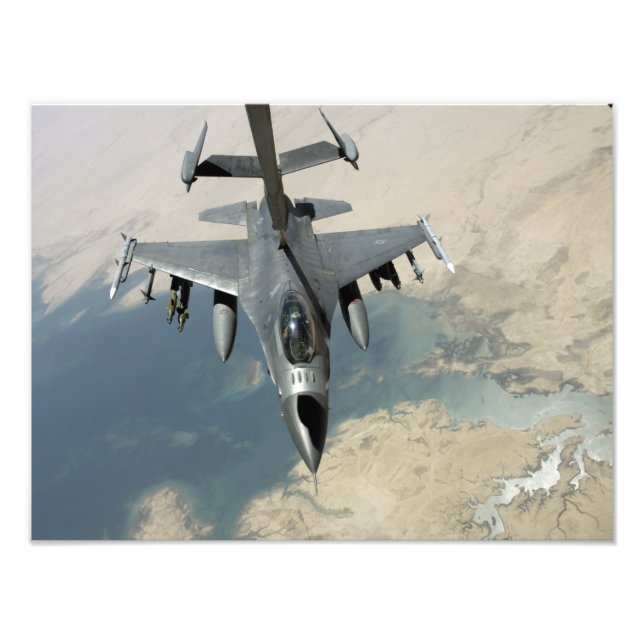 Impression Photo Un F-16 Faucon combattant ravitaille (Devant)