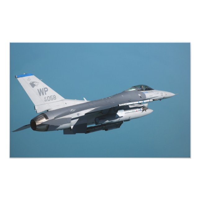Impression Photo Un Faucon de combat F-16 en vol (Devant)
