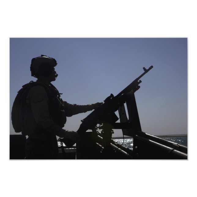 Impression Photo Un technicien maniant une mitrailleuse M240 en Ira (Devant)