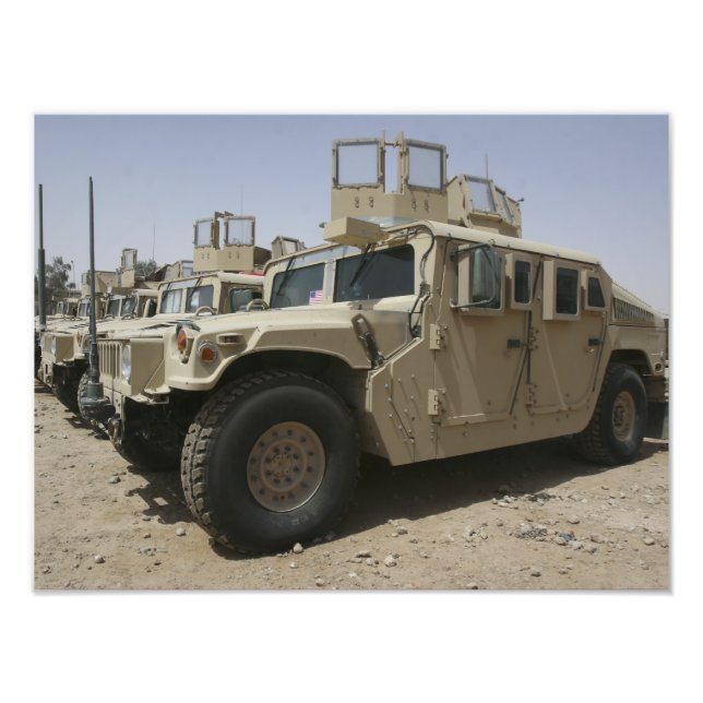 Impression Photo Une rangée d'humvees de la politique militaire de  (Devant)