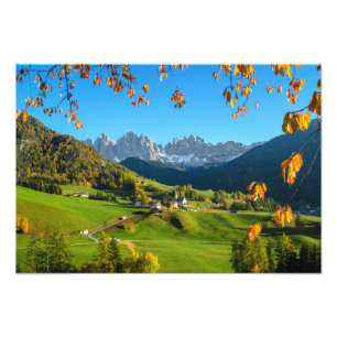 Impression Photo Val di Funes vallée avec imprimé feuille d'automne