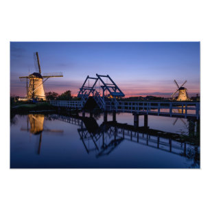 Impression Photo Windmills et pont-levis au coucher du soleil