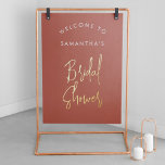 Impressions Dorure Fête des mariées de bienvenue moderne en terre cui<br><div class="desc">Script de calligraphie en terre cuite moderne Fête des mariées de bienvenue Real Gold Foil Imprimé Poster. Customisez-le avec votre nom de choix, mettez-le dans un cadre ou sur carton pour l'accrocher dans un cadre métallique ou mettez-le sur un chevalet. La couleur Arrière - plan peut être modifiée dans l'outil...</div>