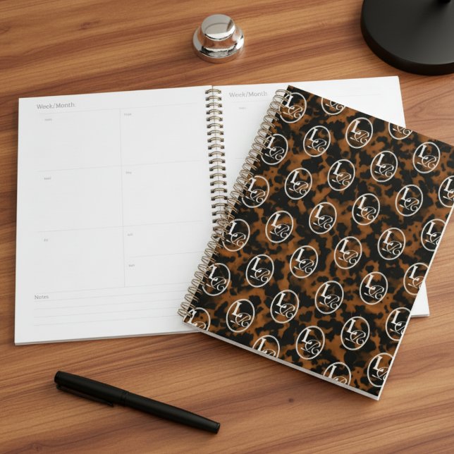 Imprimé Moderne de Tortue en Monogramme (Add a touch of chic charm to your desk with this Elegant Typography Monogram Tortoise Shell Planner!)