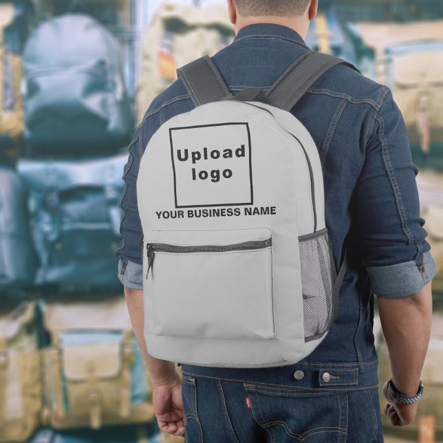 Imprimé Nom de l'entreprise et logo sur sac à dos gris (Build brand name awareness. Your business name and logo on gray backpack.)