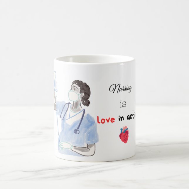 Infirmière est l'amour en action - Mug infirmière (Centre)