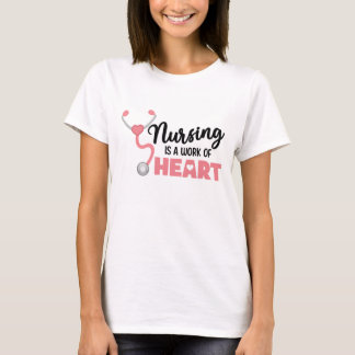Infirmière Est Une Oeuvre De Coeur T-shirt Infirmi