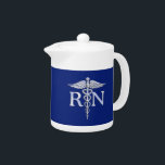 Infirmière inscrite RN Silver Caduceus Navy Blue d<br><div class="desc">Le Chrome Symbolique Comme Caduceus Médicale Symbole design présenté ici sur un arrière - plan bleu marine. Les serpents de la caducée sont conçus pour avoir l'air d'être en chrome. Bon pour une occasion de remise de diplômes, une déclaration pour votre profession, ou pour un cadeau avec ce look médical...</div>