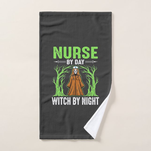Infirmière le jour, sorcière la nuit, design Hallo (Serviette à main)