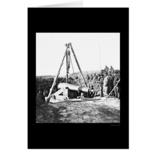 Ingénieurs enlevant un pistolet pour le général Sh