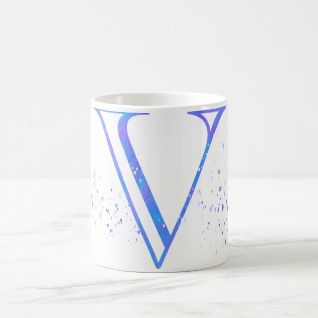 initial V mug (Centre)