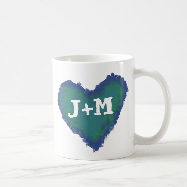 Initiales personnalisées sur une tasse de coeur (Droite)