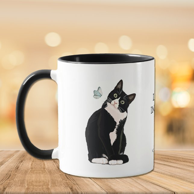 Intriguant la vie Chat Noir Papillon de café Mug (Créateur téléchargé)
