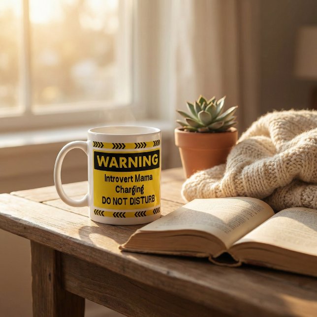 Introvert Mama Charging Funny Coffee Mug Gift (Créateur téléchargé)