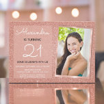 Invitation 21e Sparkle Rose Gold Blush Pink Photo<br><div class="desc">21st Girl's Birthday Party Elegant Faux Sparkle et Parties scintillant Rose Gold ou Blush Pink Birthday Invitations sont parfaites pour un Rose Gold ou Blush Pink Birthday Party. Ces invitations photo ou photo sont parfaites pour une femme qui fête le Vingt et unième anniversaire. Vous pouvez mettre à jour la...</div>