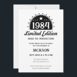 Invitation 40th Birthday Limited Edition<br><div class="desc">Fun Simple Faux Whiskey / Bière étiquette a stylisé les invitations de fête d'anniversaire adulte. Tout le texte peut être édité pour vos besoins personnels. Noir et blanc minimal - Design Vintage classique.</div>