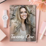Invitation 4 Photo Tendance rose 21ème anniversaire fête<br><div class="desc">Ce rose rose pastel rose rose parties scintillant or ombre Elégant Script Photo vingt-et-unième anniversaire Invitation est entièrement personnalisée. Ajoutez quatre photos différentes de l'invitation. Pour redimensionner et positionner votre photo,  cliquez sur le bouton "CUSTOMISER IT".</div>