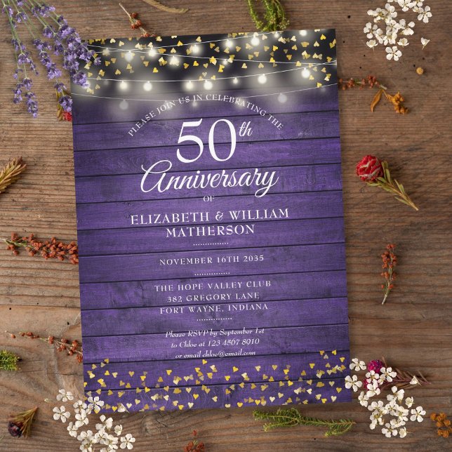 Invitation 50e Anniversaire Bois Rustique Violet Cœurs Dorés (50th Anniversary Purple Rustic Wood Gold Hearts Invitation)