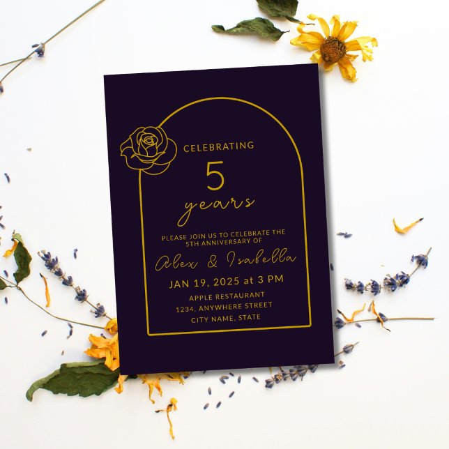 Invitation 5e anniversaire Mariage moderne violet et or (Modern, elegant, minimalist purple and gold custom 5th year wood wedding anniversary invitation.png)