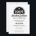 Invitation 60th Birthday Limited Edition<br><div class="desc">Fun Simple Faux Whiskey / Bière étiquette a stylisé les invitations de fête d'anniversaire adulte. Tout le texte peut être édité pour vos besoins personnels. Noir et blanc minimal - Design Vintage classique.</div>