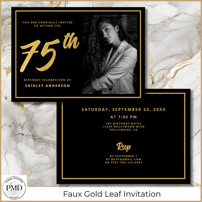 Invitation 75e anniversaire Elégante photo Black Faux Gold Le (75th Birthday Elegant Photo Black and Faux Gold Leaf Invitation with Party Details on the Back.)
