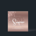 Invitation 90e Parties scintillant surprise fête d'anniversai<br><div class="desc">90th Surprise Parties scintillant rose Anniversaire Invitation Célébrez grand avec cette invitation glamour d'anniversaire de parties scintillant!</div>