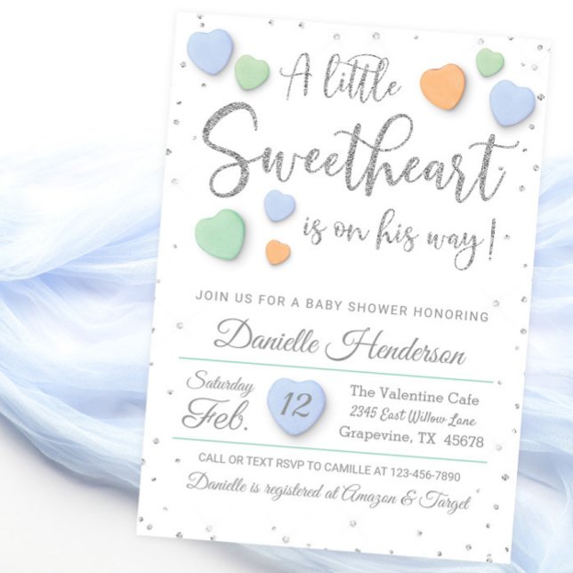 Invitation à la baby shower pour garçon avec coeur (Boy Valentine baby shower invitation with cute candy hearts.)