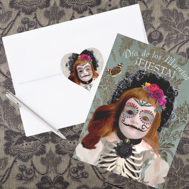 Invitation à la célébration de Día de los Muertos (Our matching 'La Catrina' heart stickers are perfect for sealing your invitations.)