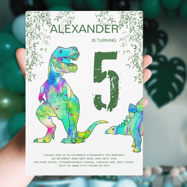 Invitation à la fête d'anniversaire de la jungle d (Modern Dinosaur jungle 5th birthday party with fun colorful T-Rex and Stegosaurus green blue)