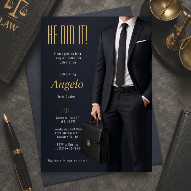 Invitation à la fête de remise des diplômes de la  (Elegant lawyer graduation invitation with luxury navy and gold modern professional style)