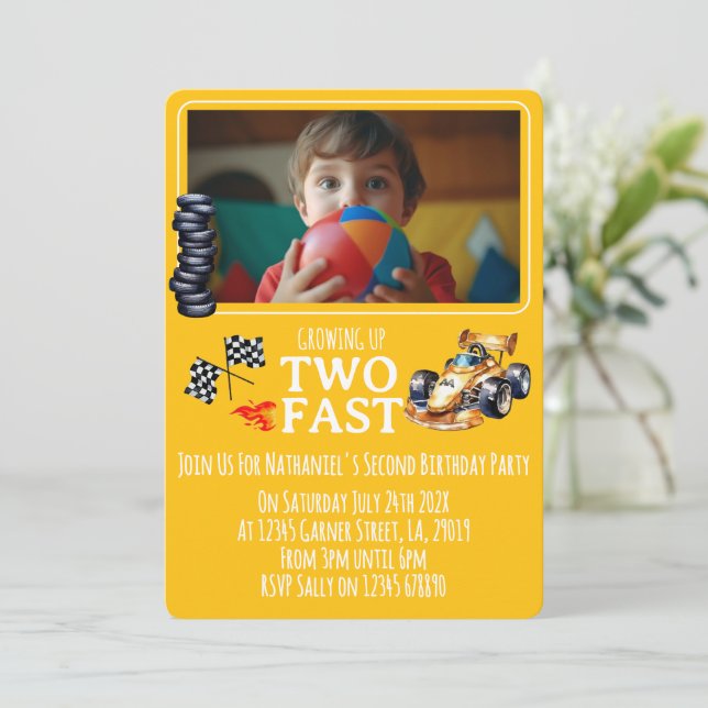 Invitation à la fête pour les deux ans de la voitu (Debout devant)