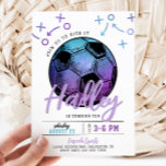 Invitation à l'anniversaire du soccer violet<br><div class="desc">Soccer Anniversaire Fête Invitation Prêt à être personnalisé par vous!</div>