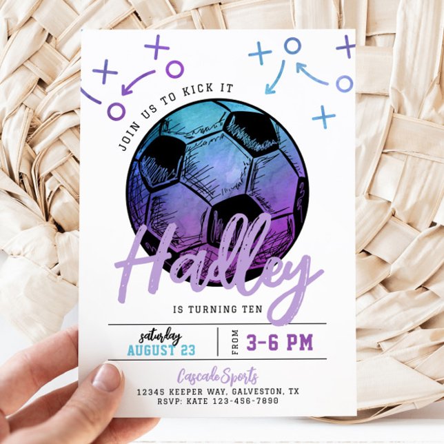 Invitation à l'anniversaire du soccer violet (Créateur téléchargé)
