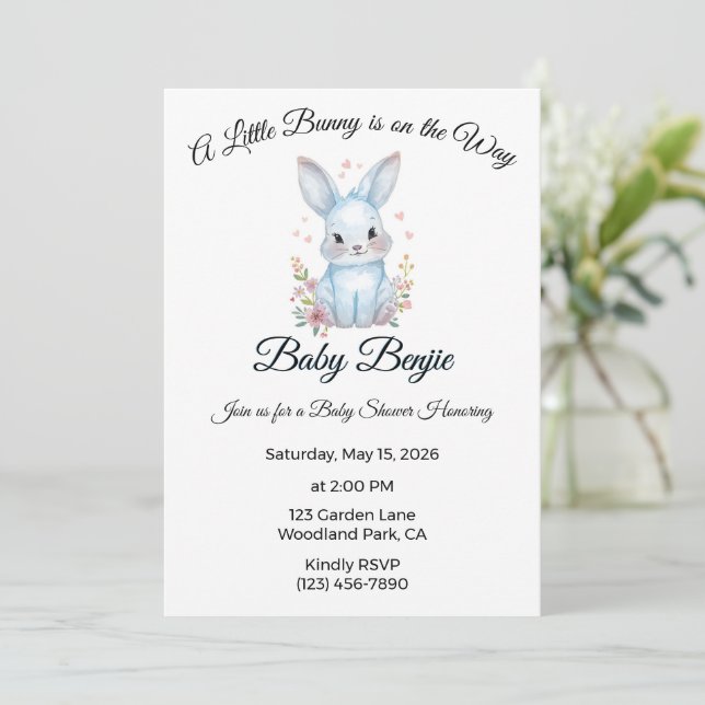 Invitation A Little Bunny is on the Way Blue Boy Baby Shower (Debout devant)