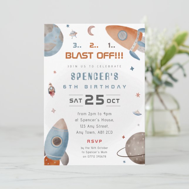Invitation à une fête d'anniversaire de fusée spat (Debout devant)