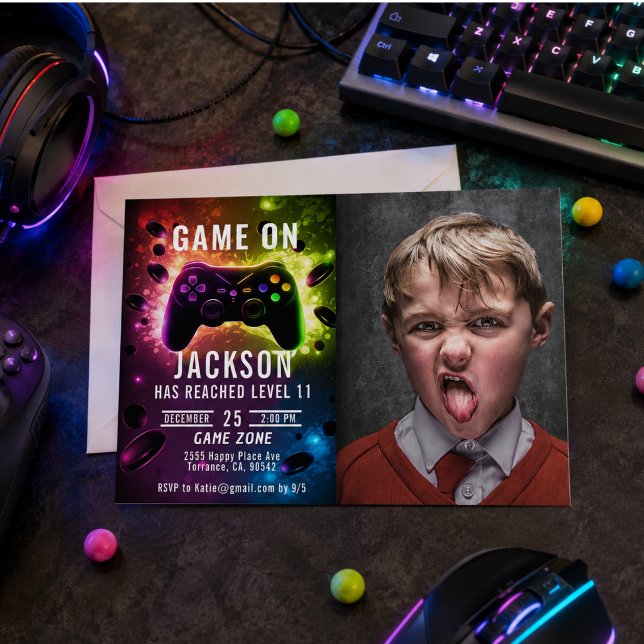 Invitation à une fête d'anniversaire de jeu vidéo  (Level Up! Neon Video Game Birthday Party Invitatio Invitation)