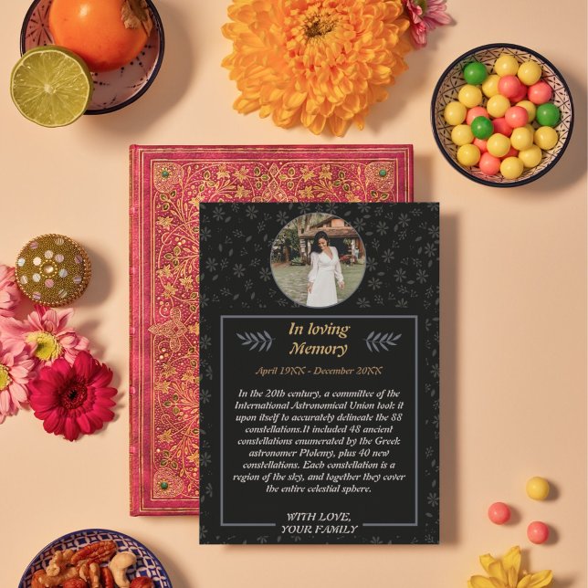 Invitation Adieu gracieux : Funérailles florales avec photo (Graceful Farewell: Floral Funeral Invitation with Photo)