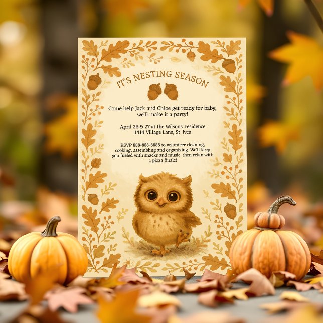 Invitation Adorable automne de la fête de nidification Whimsi (Whimsical fall baby shower invite with cute owl, rustic woodland charm, and autumn foliage.)