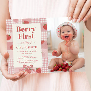 Invitation Anniversaire de Berry avec un nœud rose pour une p