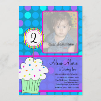 Invitation Anniversaire du Cupcake À petits pois bleu